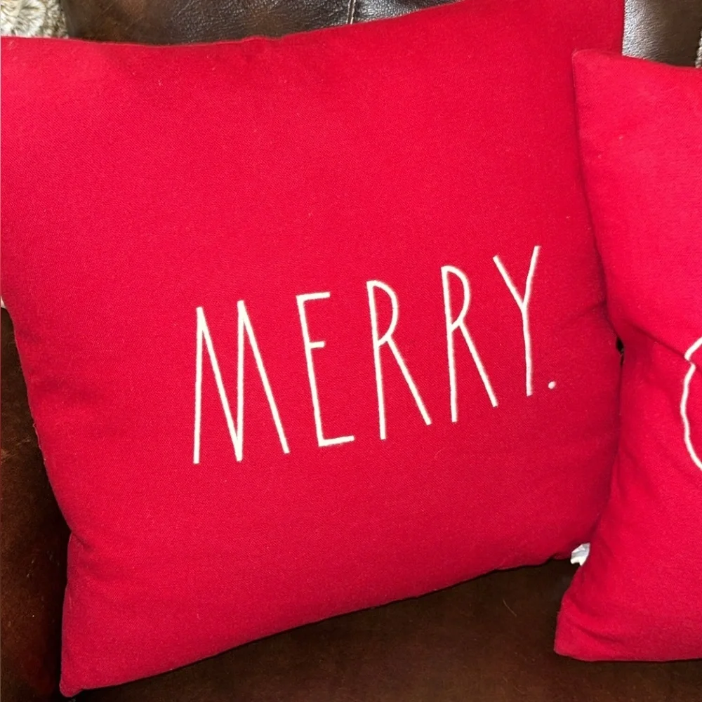 RAE DUNN Red ‘Merry Christmas’ Holiday/Seasonal Throw Pillows Set of 2